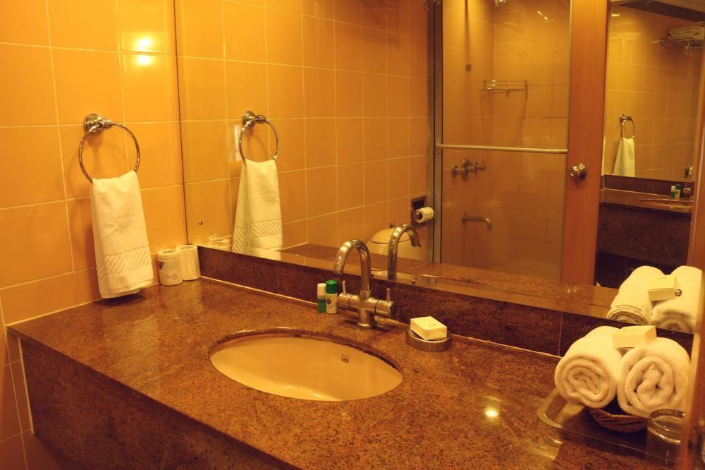Capital O 333 Hotel Crystal Homes Bangalore Exterior foto